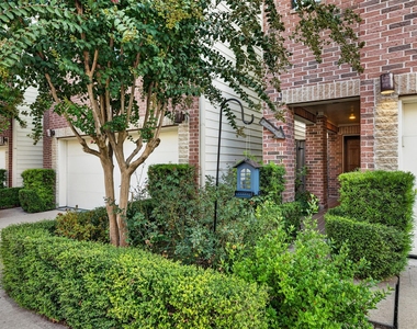 9825 Meredith Elise Court - Photo Thumbnail 3