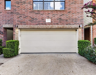 9825 Meredith Elise Court - Photo Thumbnail 2