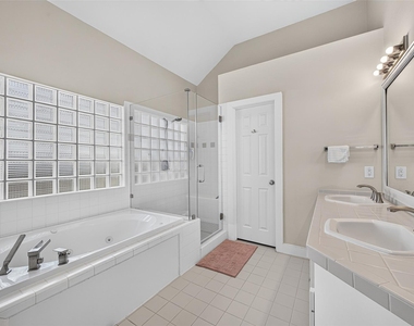9825 Meredith Elise Court - Photo Thumbnail 30