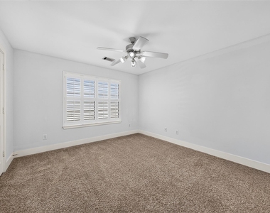 9825 Meredith Elise Court - Photo Thumbnail 32