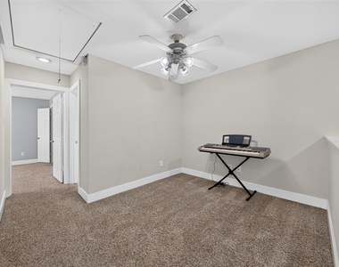 9825 Meredith Elise Court - Photo Thumbnail 34