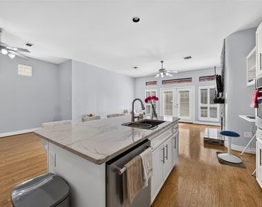 9825 Meredith Elise Court - Photo Thumbnail 15