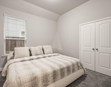 1710 Forest Mist Drive - Photo Thumbnail 11
