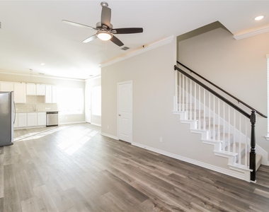 2540 Aurora Lane - Photo Thumbnail 2