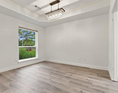 1431 W Welsford Drive - Photo Thumbnail 10