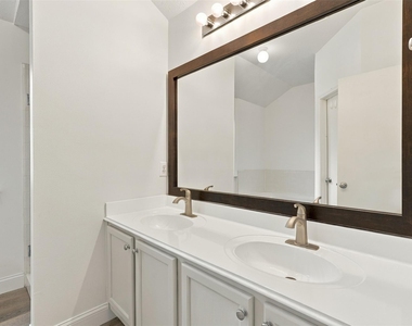 1431 W Welsford Drive - Photo Thumbnail 14