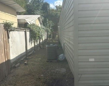 1913 William Tell Street - Photo Thumbnail 19