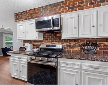 1207 Archer Street - Photo Thumbnail 8