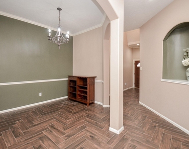 3706 Cane Lake Drive - Photo Thumbnail 10
