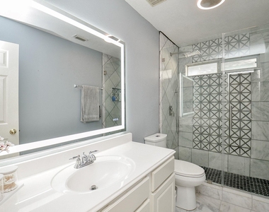 3706 Cane Lake Drive - Photo Thumbnail 11