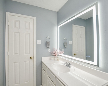 3706 Cane Lake Drive - Photo Thumbnail 12