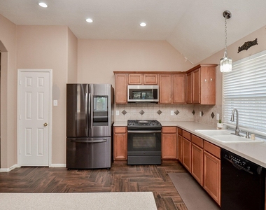 3706 Cane Lake Drive - Photo Thumbnail 19