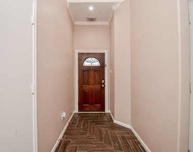 3706 Cane Lake Drive - Photo Thumbnail 9