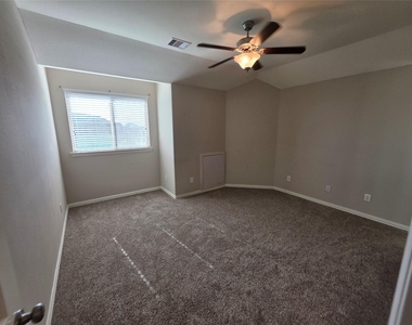 9415 Invergarry Way - Photo Thumbnail 31