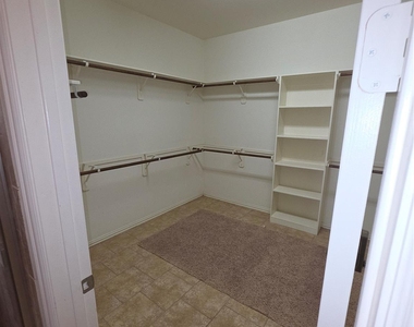 9415 Invergarry Way - Photo Thumbnail 27