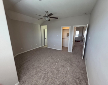 9415 Invergarry Way - Photo Thumbnail 35