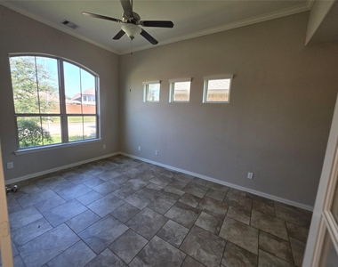 9415 Invergarry Way - Photo Thumbnail 23