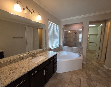 9415 Invergarry Way - Photo Thumbnail 24