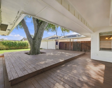 7823 Twin Hills Drive - Photo Thumbnail 38
