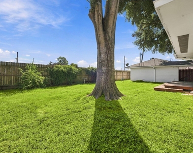 7823 Twin Hills Drive - Photo Thumbnail 42