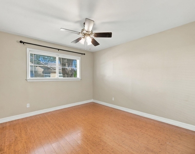 7823 Twin Hills Drive - Photo Thumbnail 32
