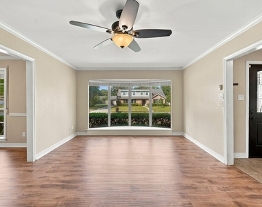 7823 Twin Hills Drive - Photo Thumbnail 5