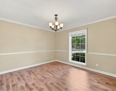 7823 Twin Hills Drive - Photo Thumbnail 11