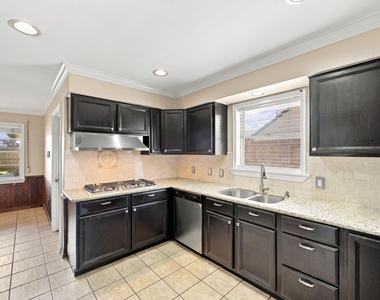 7823 Twin Hills Drive - Photo Thumbnail 18