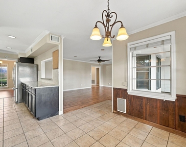 7823 Twin Hills Drive - Photo Thumbnail 17