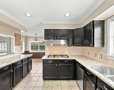 7823 Twin Hills Drive - Photo Thumbnail 21