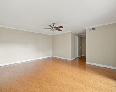 7823 Twin Hills Drive - Photo Thumbnail 24