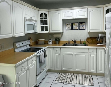 1820 Waterford Drive - Photo Thumbnail 2