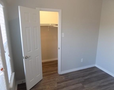 12411 Greensbrook Forest Drive - Photo Thumbnail 9