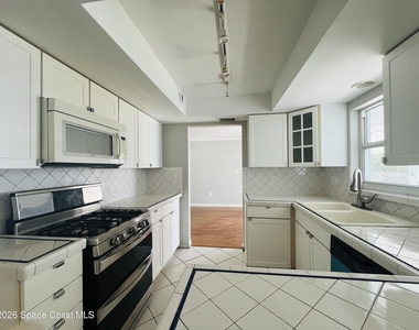 1467 Newfound Harbor Drive - Photo Thumbnail 8