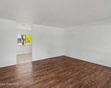 764 San Filippo Drive Se - Photo Thumbnail 2
