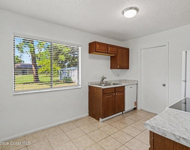 764 San Filippo Drive Se - Photo Thumbnail 6
