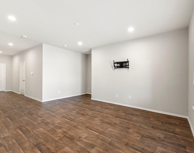 5506 Dover Terrace Way - Photo Thumbnail 7