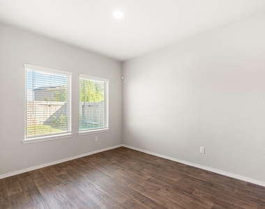 5506 Dover Terrace Way - Photo Thumbnail 17