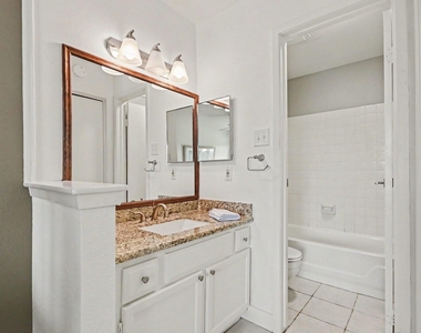 18511 Egret Bay Boulevard - Photo Thumbnail 13