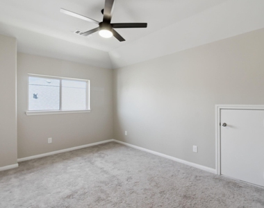 402 Alex Arbor Way Way - Photo Thumbnail 19