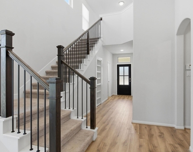 402 Alex Arbor Way Way - Photo Thumbnail 3