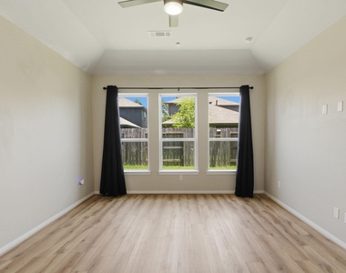 402 Alex Arbor Way Way - Photo Thumbnail 11