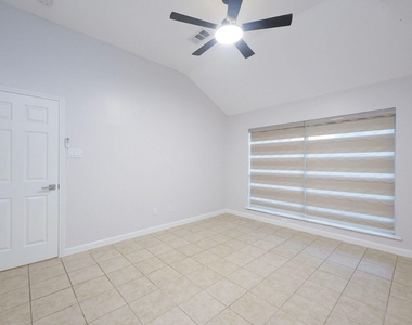 8134 Blue Jay Street - Photo Thumbnail 12