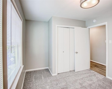 4137 Woodfin Street - Photo Thumbnail 12