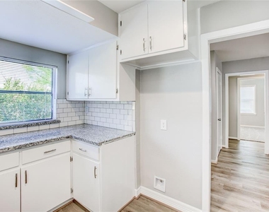 4137 Woodfin Street - Photo Thumbnail 11