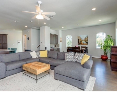 1536 Dian Street - Photo Thumbnail 3
