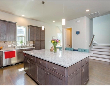 1536 Dian Street - Photo Thumbnail 6