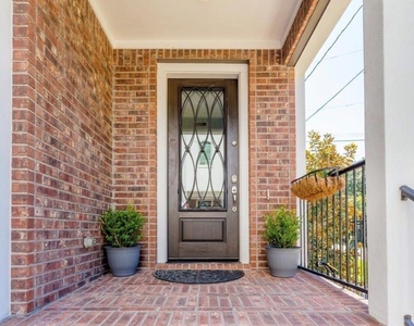 1536 Dian Street - Photo Thumbnail 2