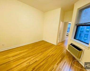 East 83 Street - Photo Thumbnail 1