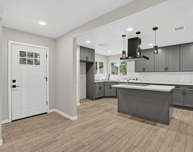 15 Presidio Road - Photo Thumbnail 6